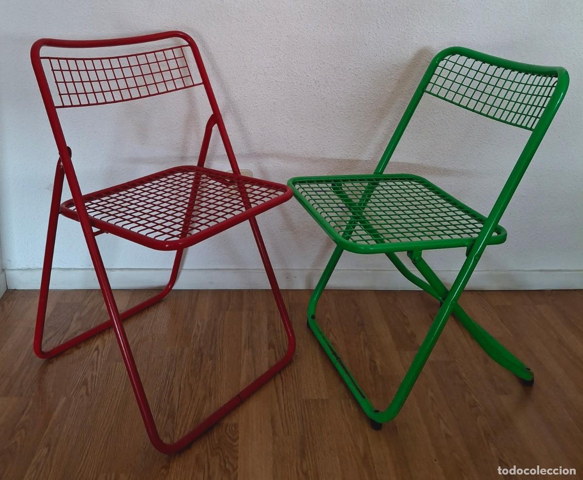 Vintage: Dos sillas metal rejilla plegables estilo dise&ntilde;o Federico Giner Modelo 085 a&ntilde;os 70 80 rojo y verde