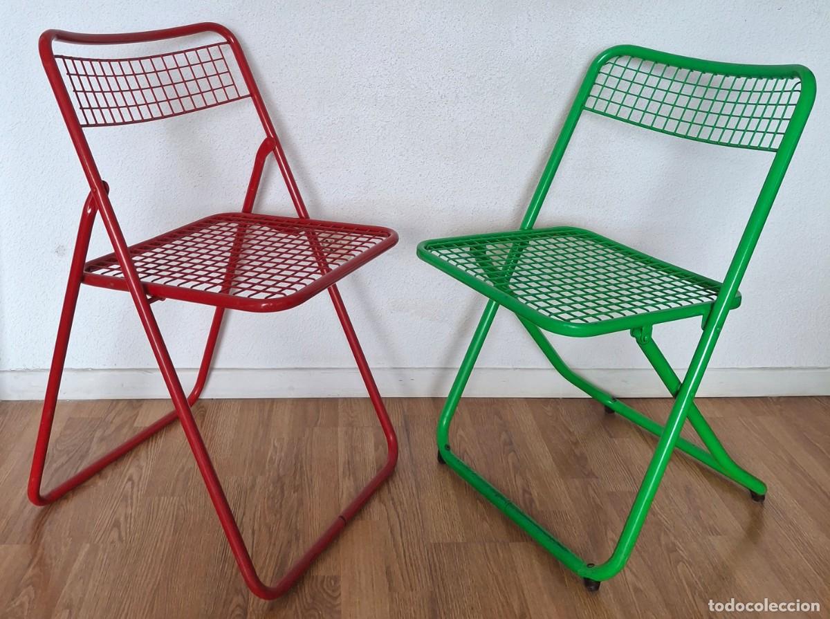 Vintage: Dos sillas metal rejilla plegables estilo dise&ntilde;o Federico Giner Modelo 085 a&ntilde;os 70 80 rojo y verde