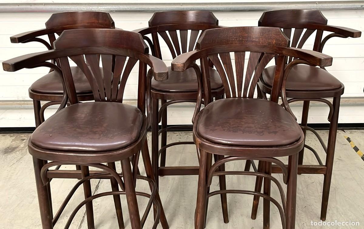 Vintage: Lote de 5 sillas altas vintage de madera curvada tipo Thonet | Bar o cafeter&iacute;a