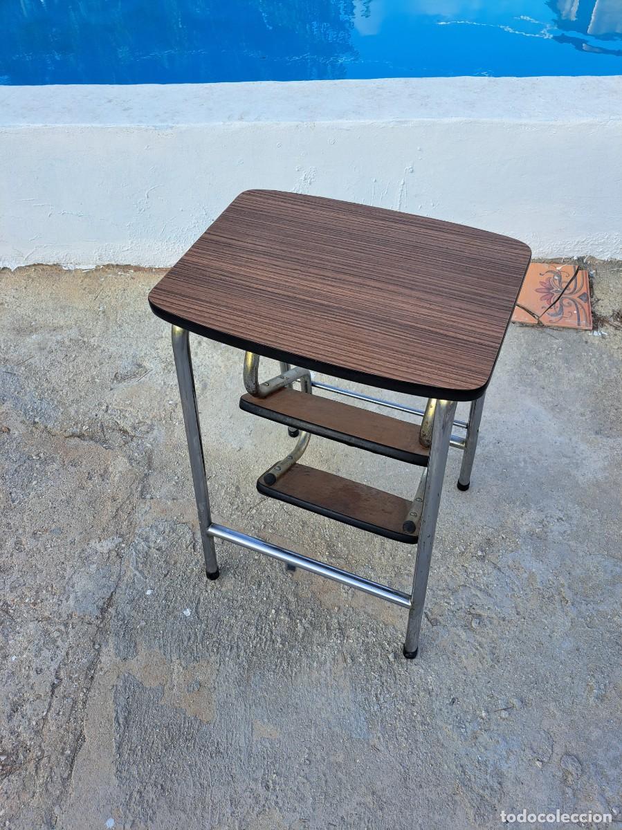 Vintage: Taburete escalera plegable vintage con estructura cromada, d&eacute;cada de 1960. - Foto 2