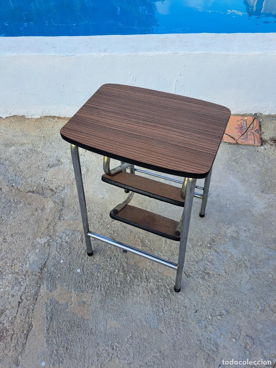 Vintage: Taburete escalera plegable vintage con estructura cromada, d&eacute;cada de 1960. - Foto 3