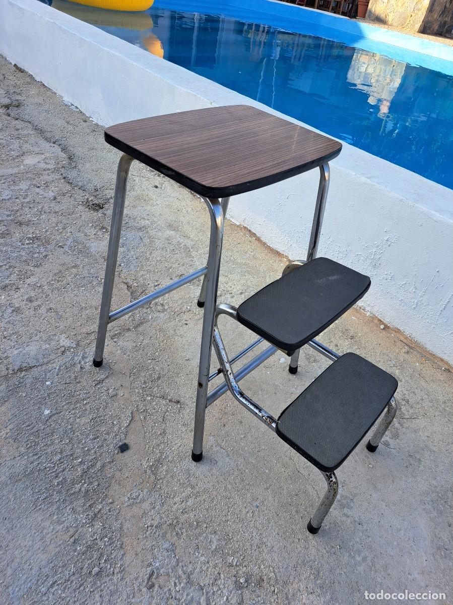 Vintage: Taburete escalera plegable vintage con estructura cromada, d&eacute;cada de 1960. - Foto 5