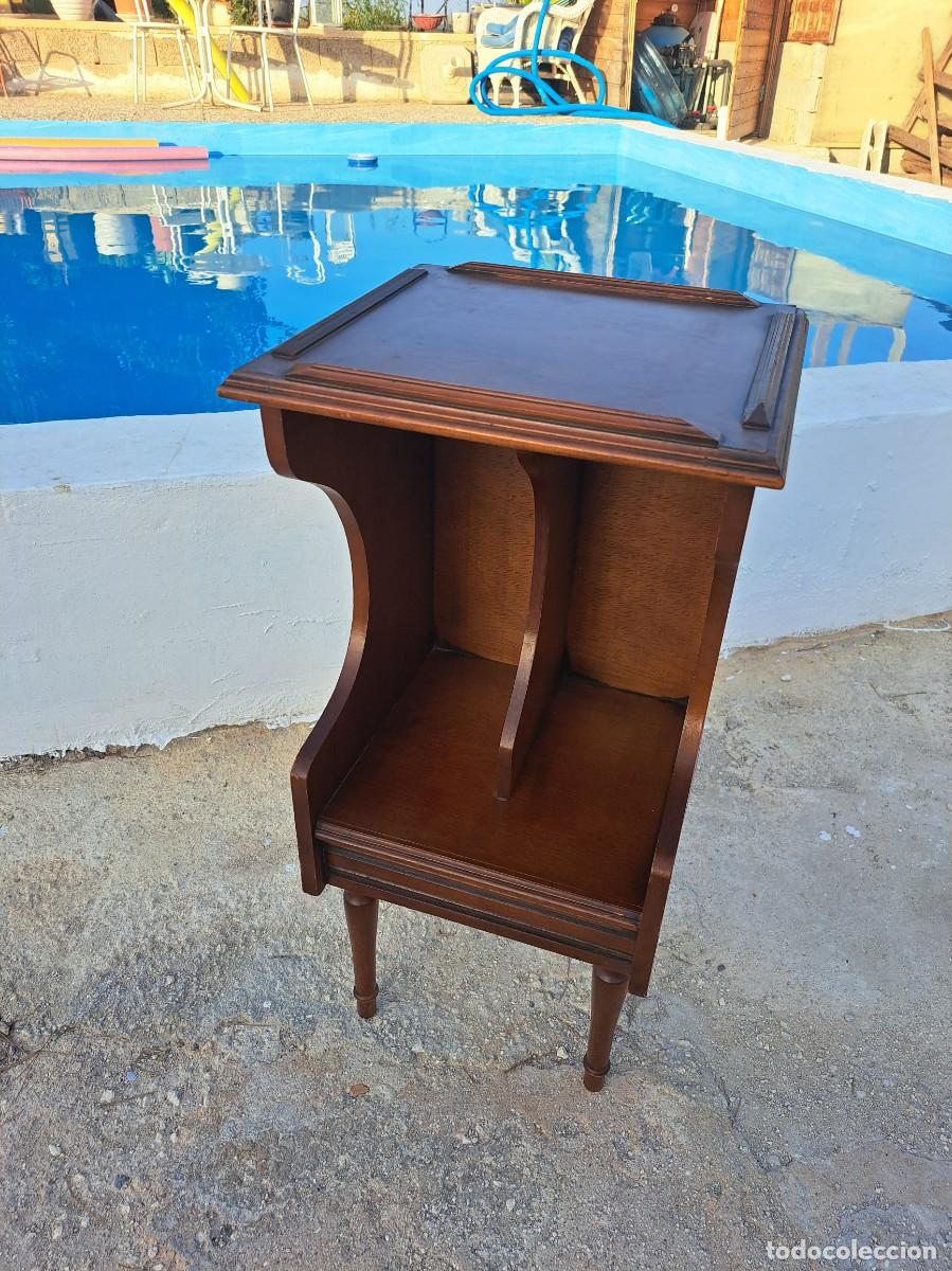 Vintage: Peque&ntilde;a mesa auxiliar para tel&eacute;fono