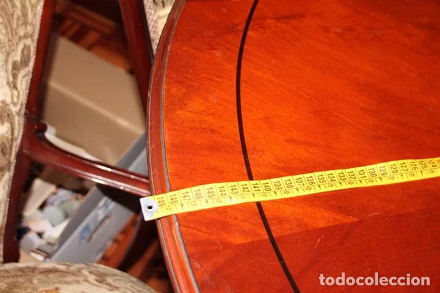 Vintage: Mesa redonda de madera con sillas Buen estado