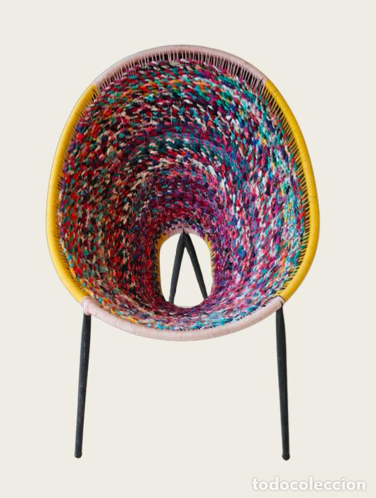 Vintage: SILL&Oacute;N VINTAGE con estructura de hierro y asiento hecho a mano a base de fibras y textil entrelazado