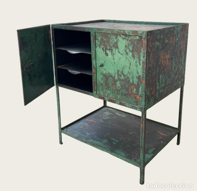Vintage: MUEBLE INDUSTRIAL de hierro con p&aacute;tina original perteneciente a f&aacute;brica de municiones de Palencia