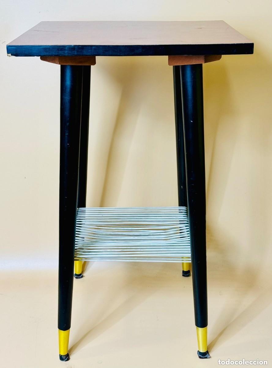 Vintage: MESA AUXILIAR ALTA - MADERA - VINTAGE - D&Eacute;CADA 1960/70