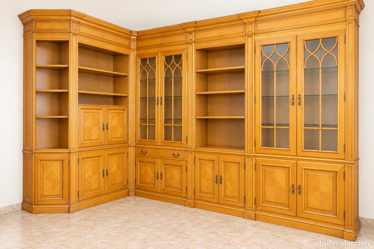 Vintage: Boiserie rinconera cl&aacute;sica de madera con librer&iacute;a y vitrinas