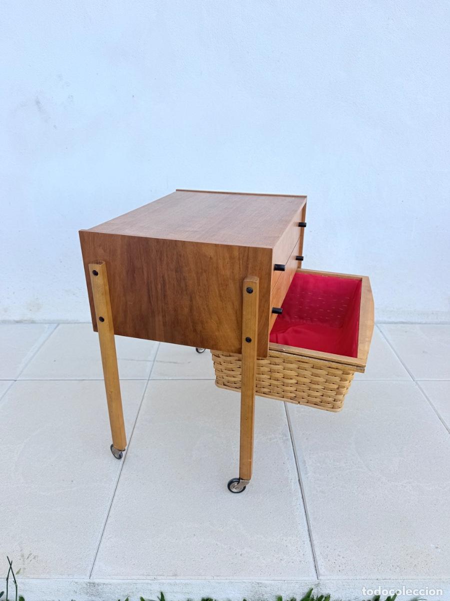 Vintage: Costurero alem&aacute;n con dos cajones y cesta - Foto 9