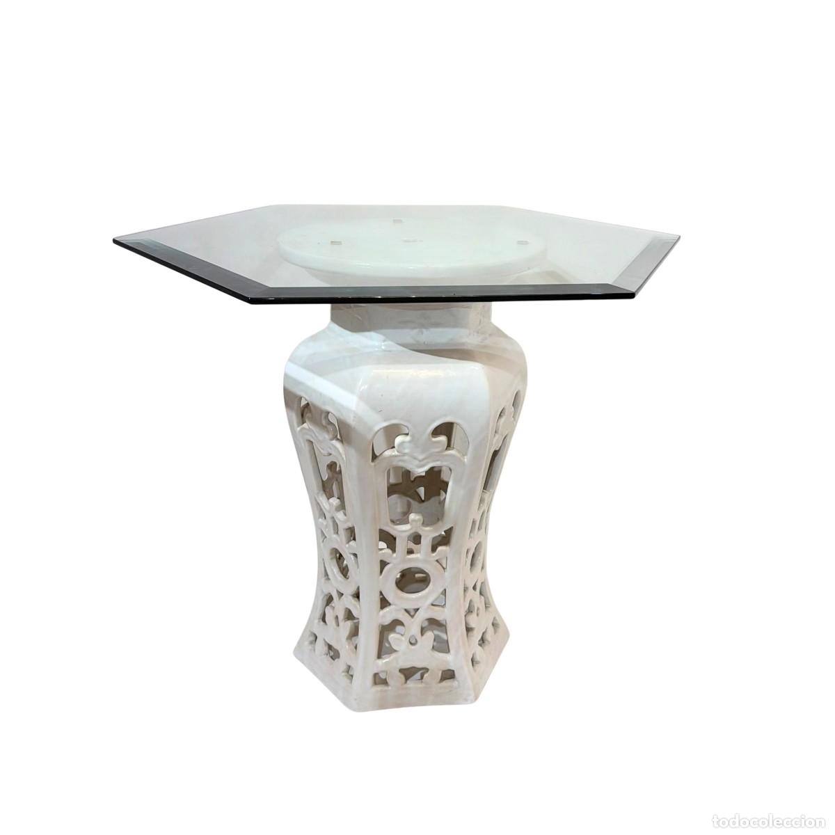 Vintage: Mesa auxiliar, Cer&aacute;mica calada y cristal, 1970 - China