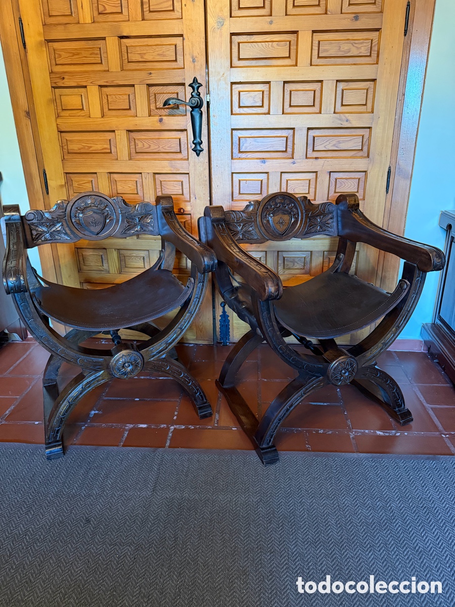 Vintage: Pareja de sillones fraileros - madera, talla, cuero-