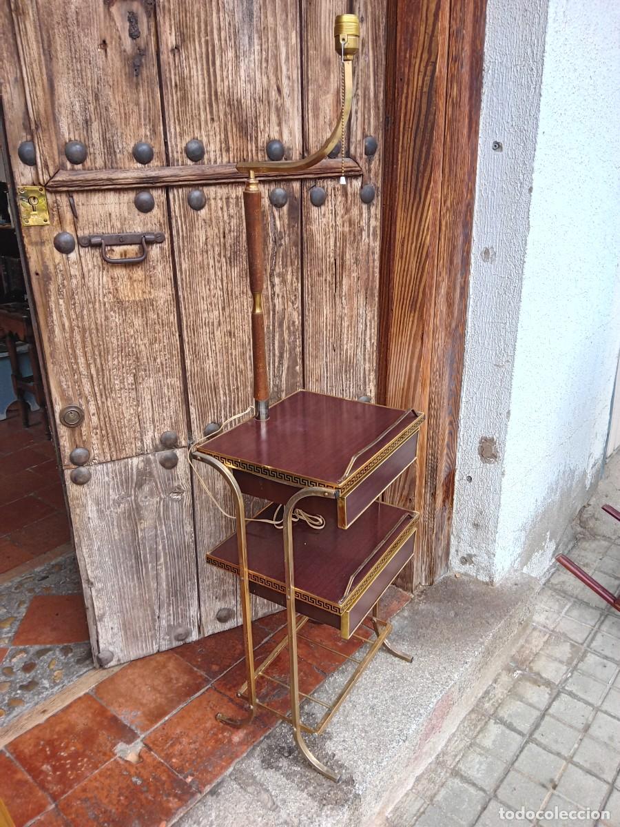 Vintage: Mueble auxiliar con l&aacute;mpara d&eacute;cada de los 60