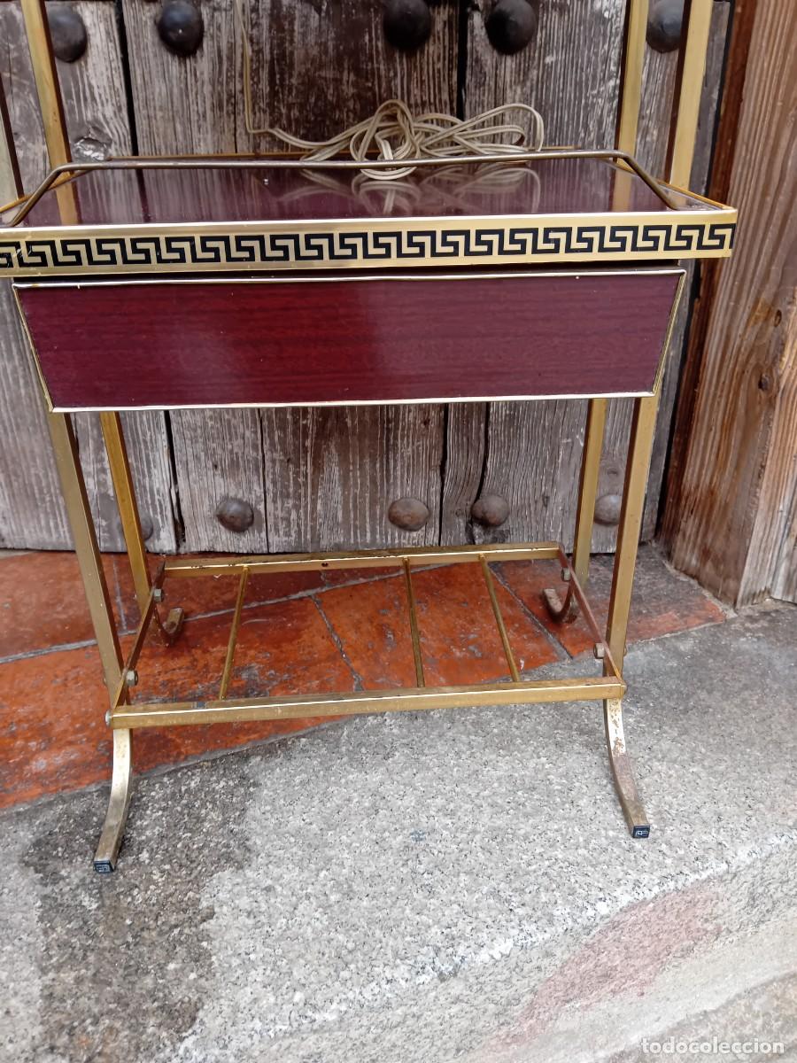 Vintage: Mueble auxiliar con l&aacute;mpara d&eacute;cada de los 60 - Foto 3