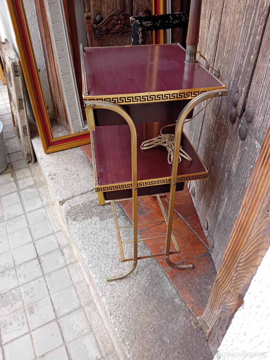 Vintage: Mueble auxiliar con l&aacute;mpara d&eacute;cada de los 60 - Foto 4