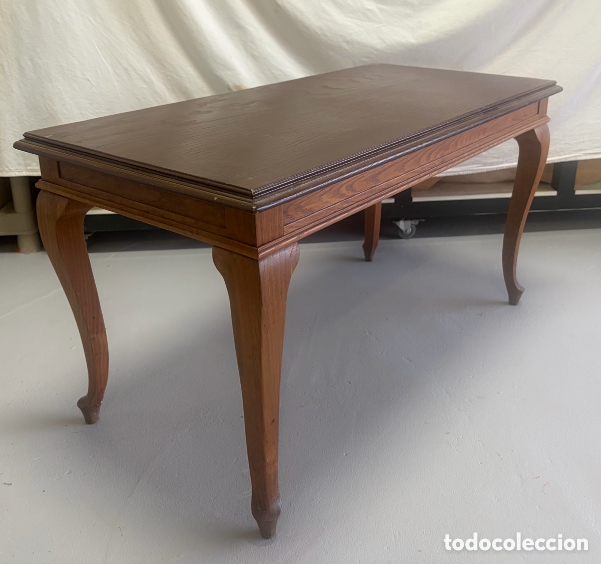 Vintage: Mesita baja de centro, madera, barnizada. Vintage. Buen estado. 90x44x47 cm.