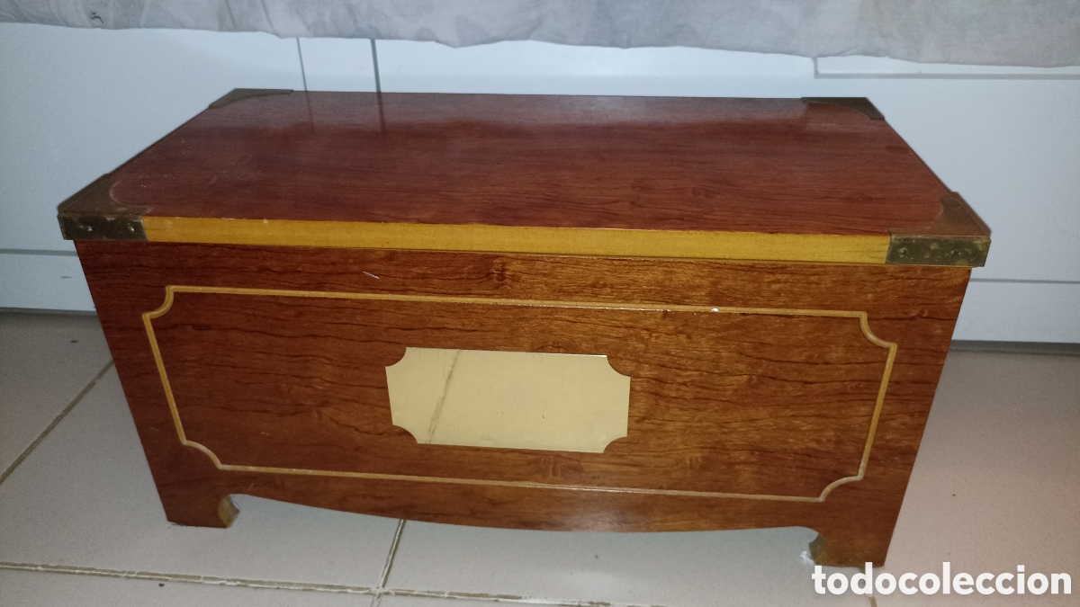 Vintage: Ba&uacute;l / Cofre de madera vintage con herrajes de lat&oacute;n (50 x 26 x 27 cm)