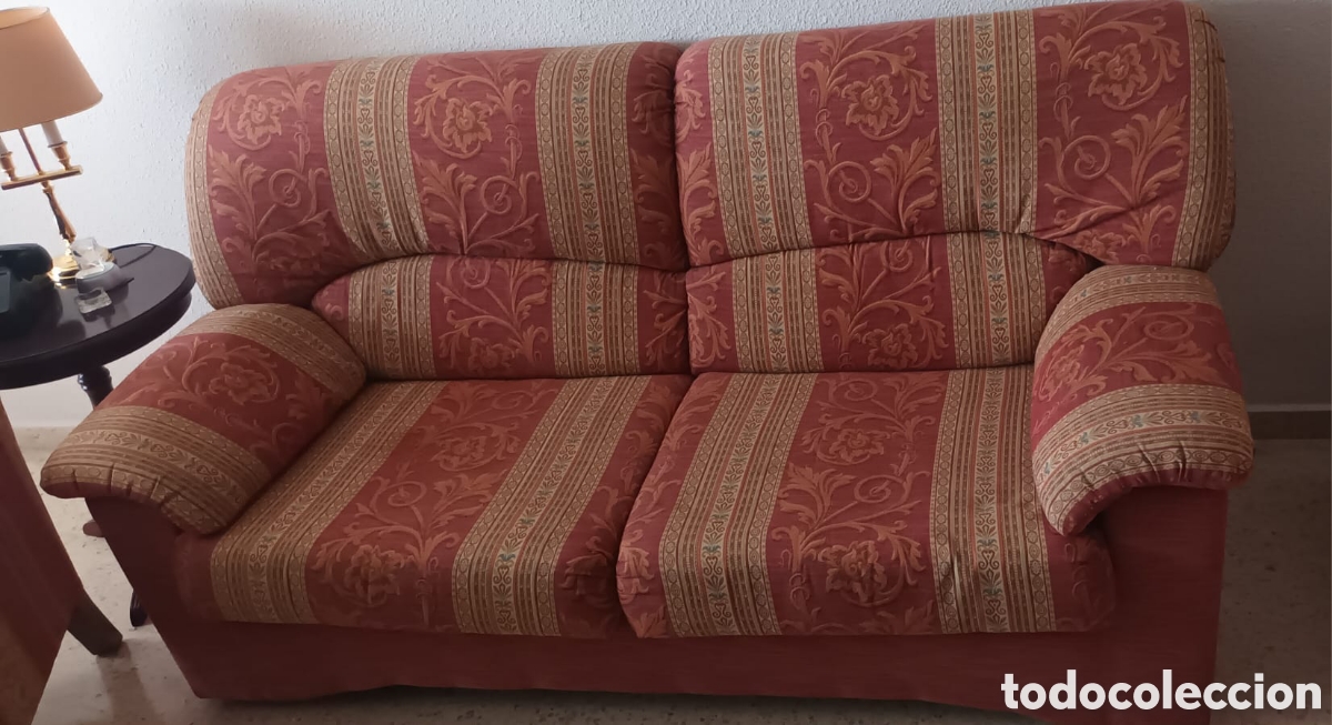 Vintage: Sof&aacute; tres plazas + dos sillones orejeros