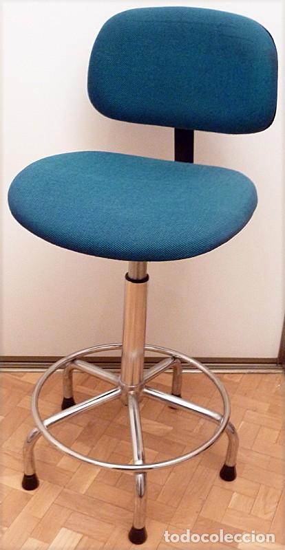 Vintage: SILLA ALTA DE DIBUJO - ASIENTO TAPIZADO Y REGULABLE - RESPALDO MOVIBLE - 5 PATAS - EXCELENTE