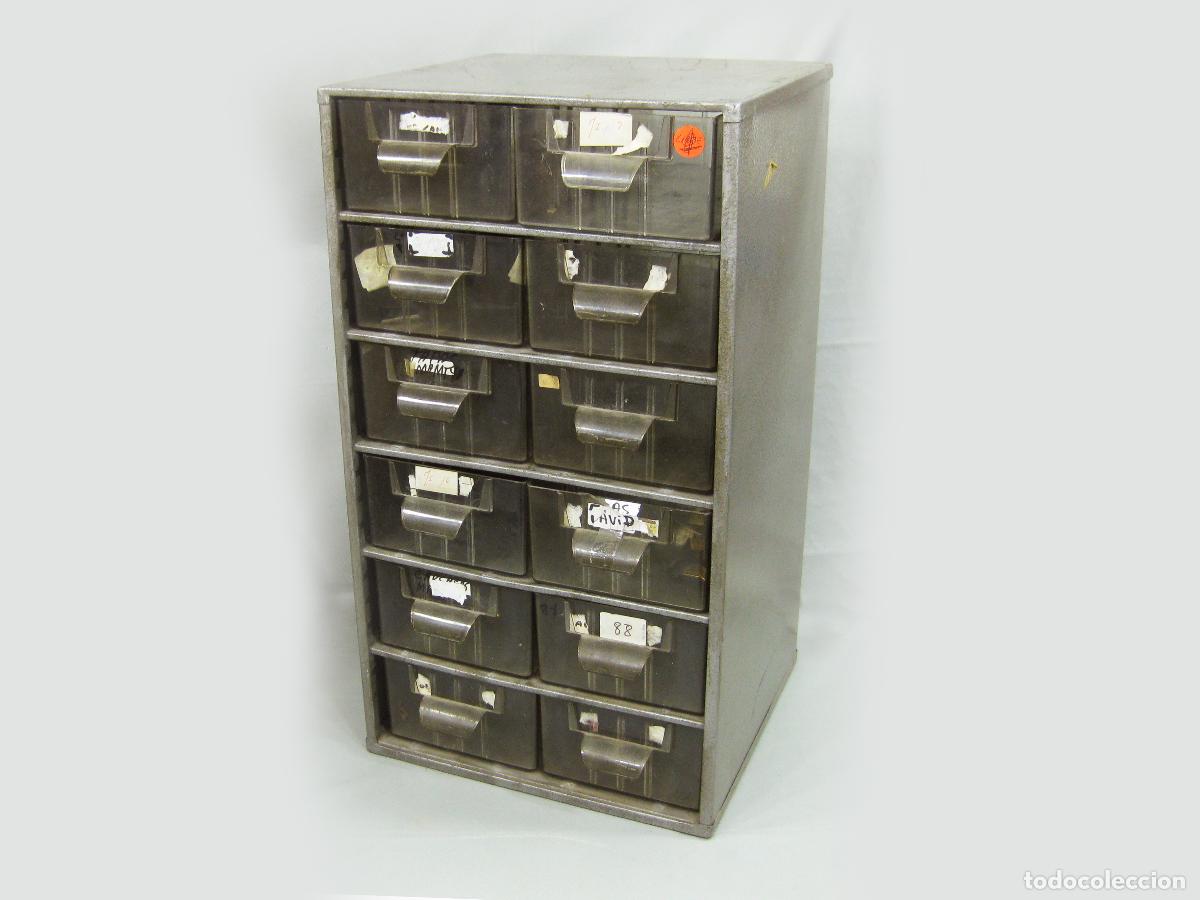Vintage: MUEBLE CLASIFICADOR VINTAGE DE CHAPA Y CAJONCITOS DE PL&Aacute;STICO. ARMARIO CAJONERA