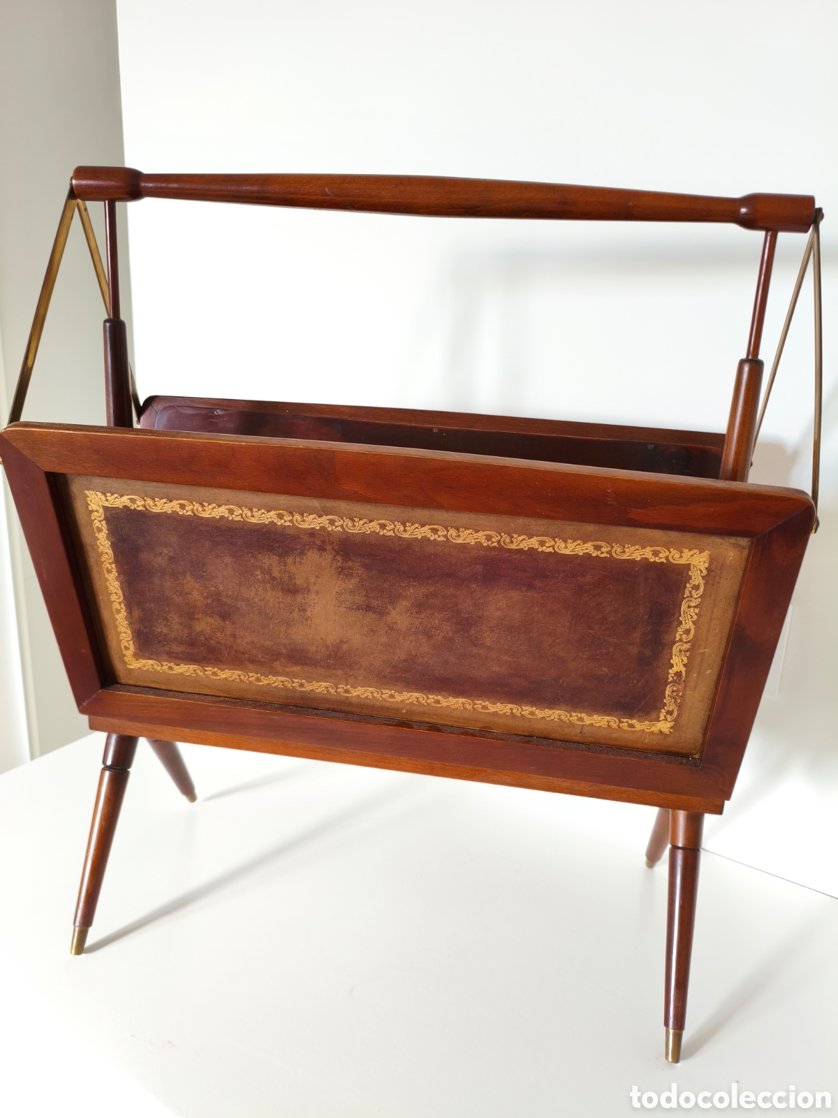 Vintage: Revistero plegable Mid Century en madera, piel y metal