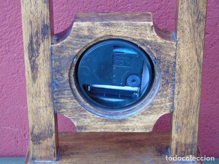 Vintage: RELOJ DE MADERA, CON CAJ&Oacute;N. NO FUNCIONA. - Foto 7