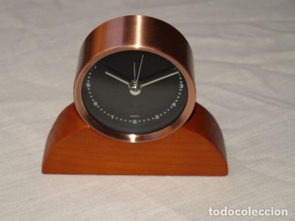 Vintage: Reloj de madera y cobre - Foto 1