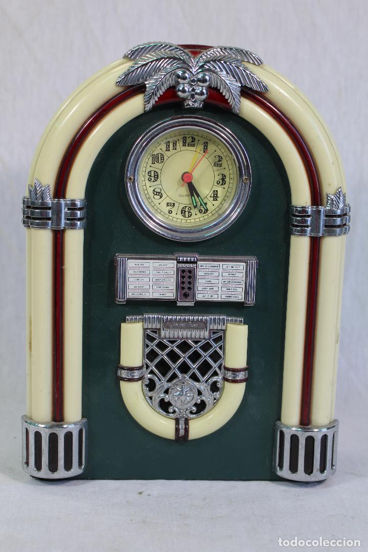Vintage: reloj quartz retro con luz - Foto 1