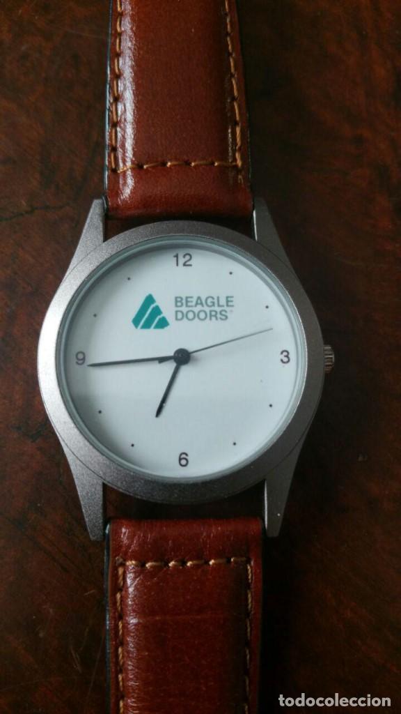 Vintage: RELOJ QUARTZ FUNCIONANDO BEAGLE DOORS - Foto 1