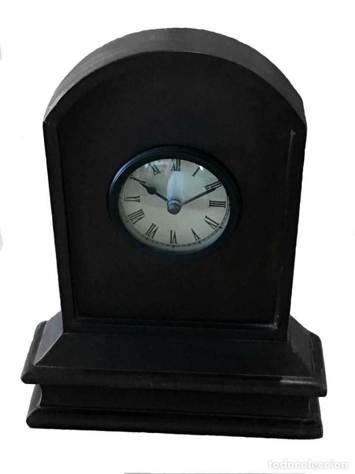 Vintage: Reloj vintage de madera - Foto 1