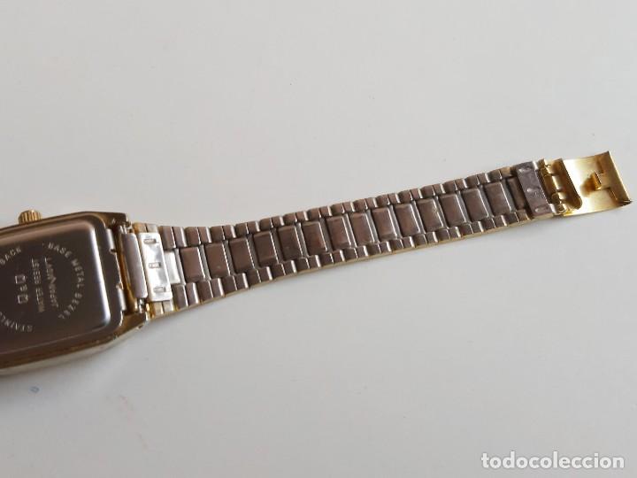 Reloj Q Q Quartz Calendario 19 Cm Largo Caj Sold At Auction