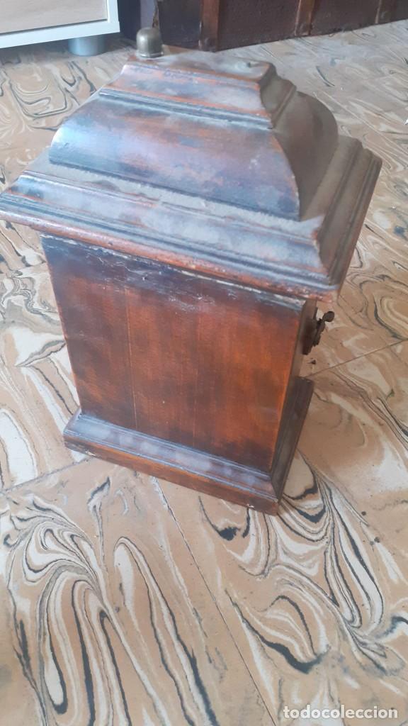 Vintage: reloj de madera maciza con cristal - Foto 2