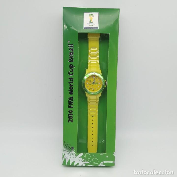 Vintage: Reloj de pulsera, objeto promocional oficial del Mundial de Fútbol Brasil 2014 - Amarillo - NUEVO - Foto 1 - 212379488