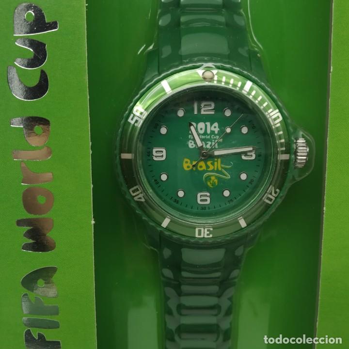 Vintage: Reloj de pulsera, objeto promocional oficial del Mundial de Fútbol Brasil 2014 - Verde - NUEVO - Foto 2 - 212379583