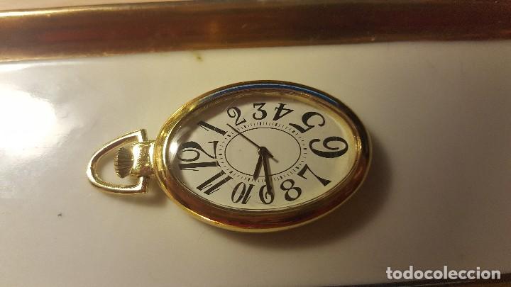 Vintage: RELOJ OVALADO COLOR ORO - Foto 2