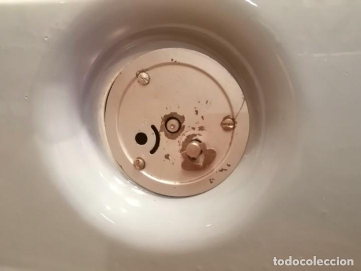 Vintage: Reloj de porcelana y bronce. - Foto 7