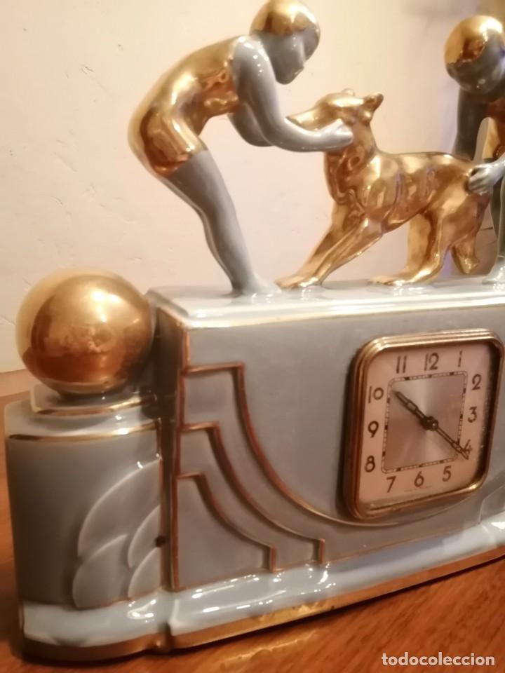 Vintage: Reloj de porcelana y bronce. - Foto 8