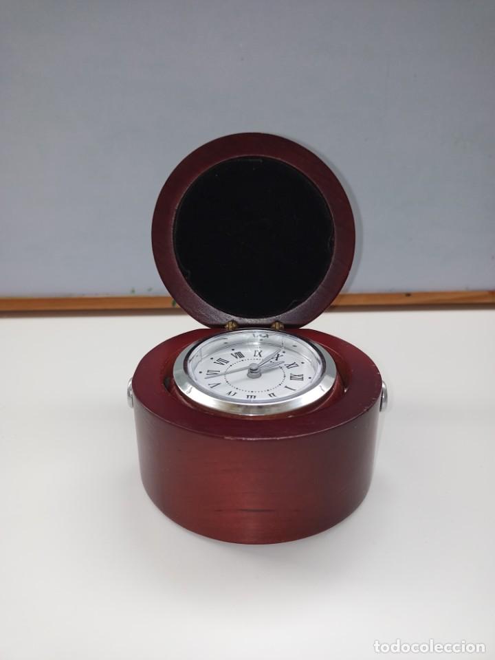 Vintage: Reloj basculante en caja de madera - Foto 5