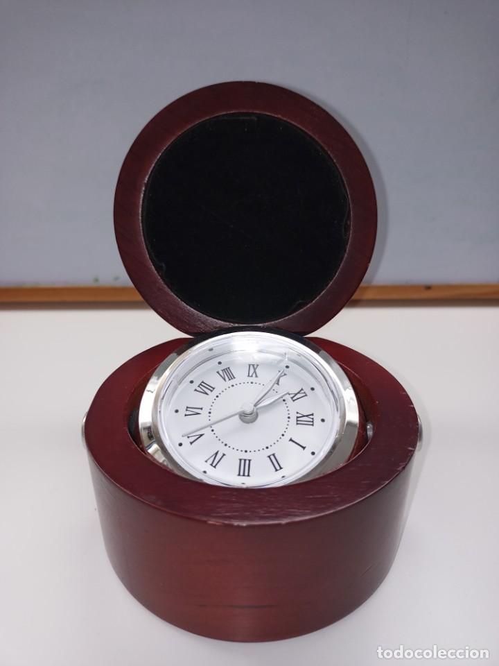 Vintage: Reloj basculante en caja de madera - Foto 8