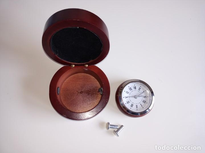 Vintage: Reloj basculante en caja de madera - Foto 16