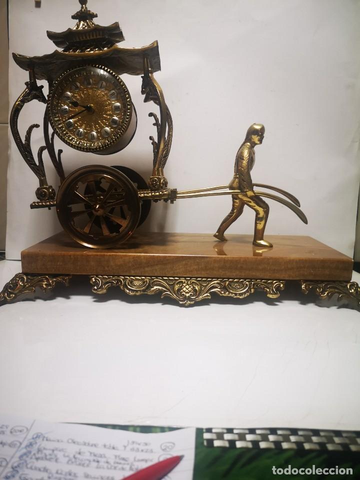 Vintage: Reloj carro de bronce y m&aacute;rmol de mesa - Foto 1