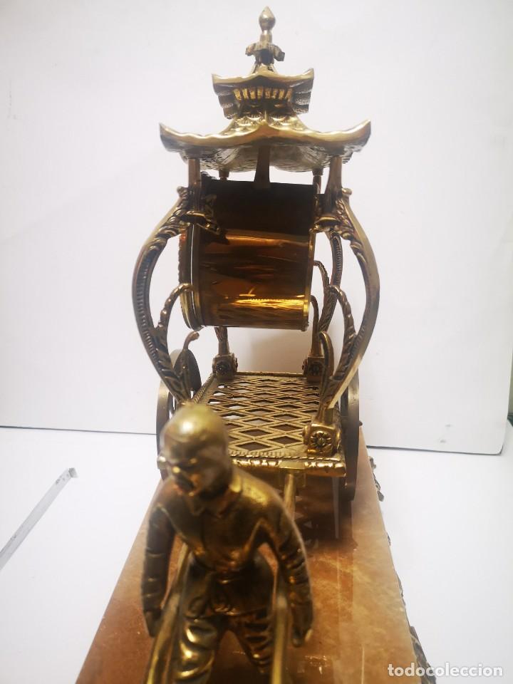 Vintage: Reloj carro de bronce y m&aacute;rmol de mesa - Foto 8
