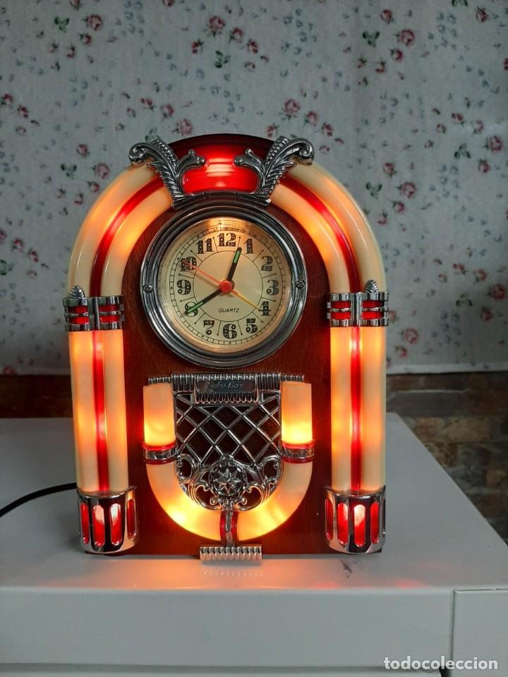 Vintage: RELOJ JUKE BAR CON LUZ - Foto 1