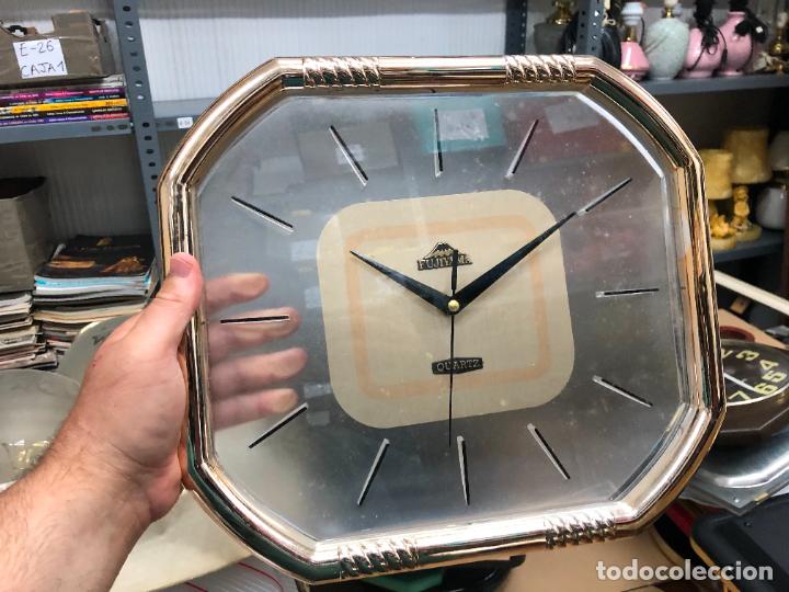 Comprar reloj de pared vintage de metal. Tienda online