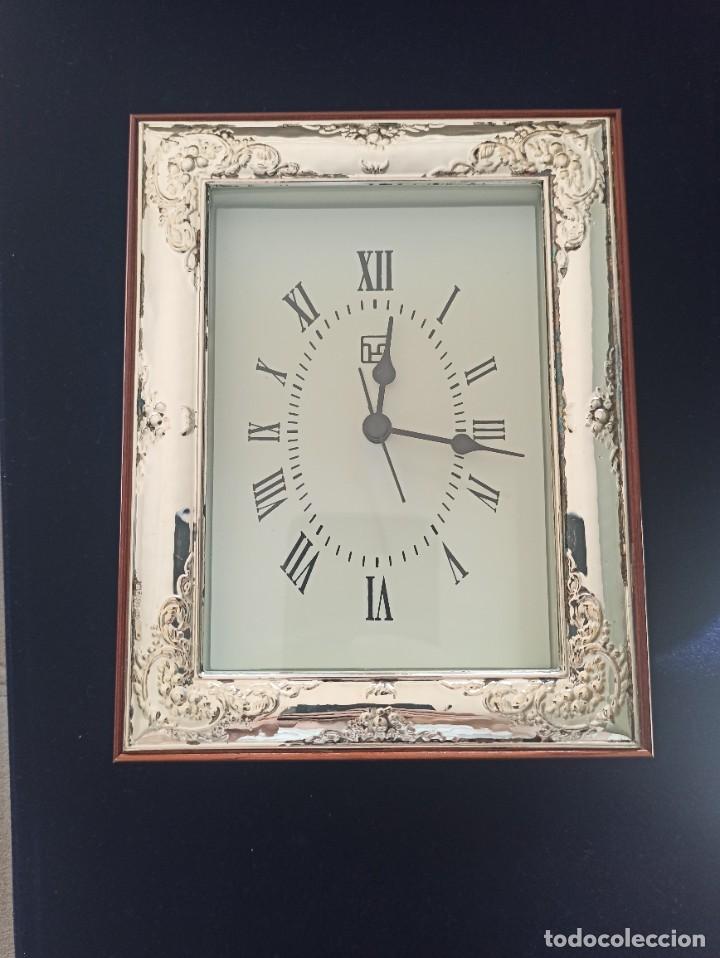 Vintage: Reloj de mesa de plata marca Hior