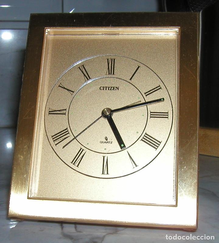 reloj despertador en metal dorado vintage citizen quartz made in japan  medidas: 11 x 9