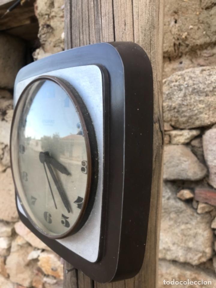 Vintage: Reloj Radiant - Foto 5