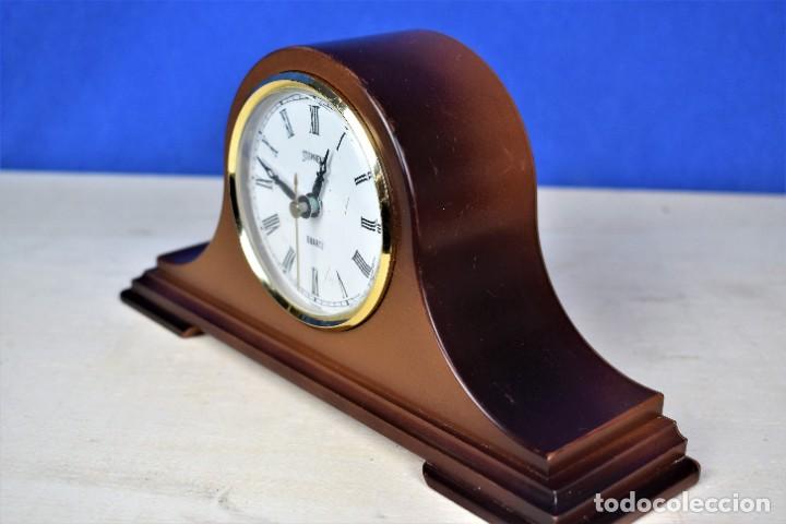 Vintage: Reloj de sobremesa Stephens de pl&aacute;stico - Foto 4