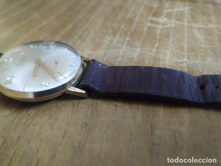 Vintage: Reloj Titan 17 rub&iacute;s - Foto 1
