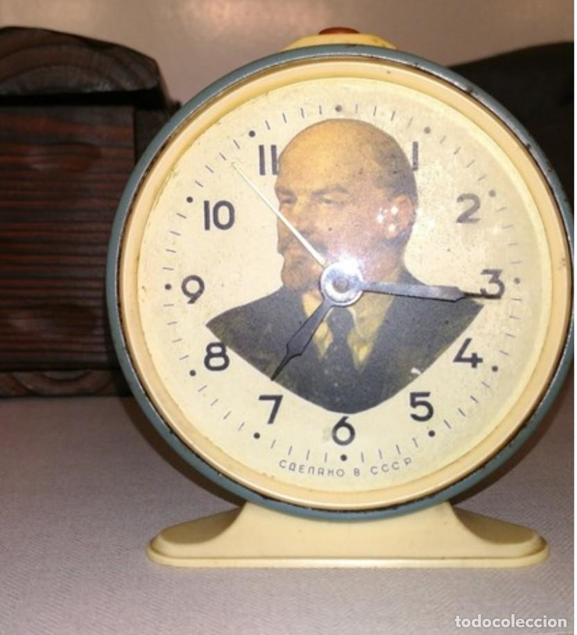 Vintage: RELOJ DESPERTADOR EPOCA UURRSS - Foto 1