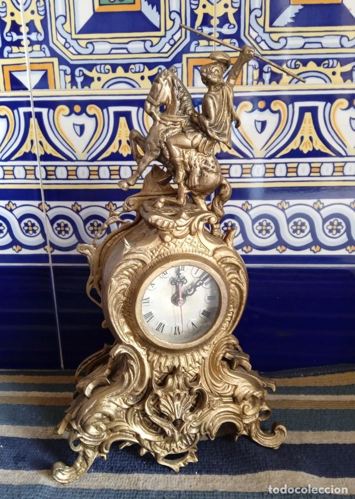Vintage: Reloj antiguo de sobremesa de bronce - Foto 1